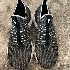 Nike women’s sneakers size 8.5